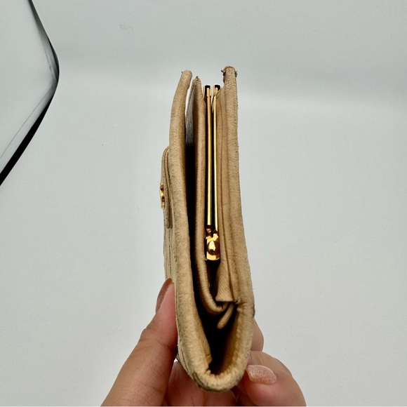 Chanel Vintage Beige Quilted Women's Wallet - Picture 8 of 9